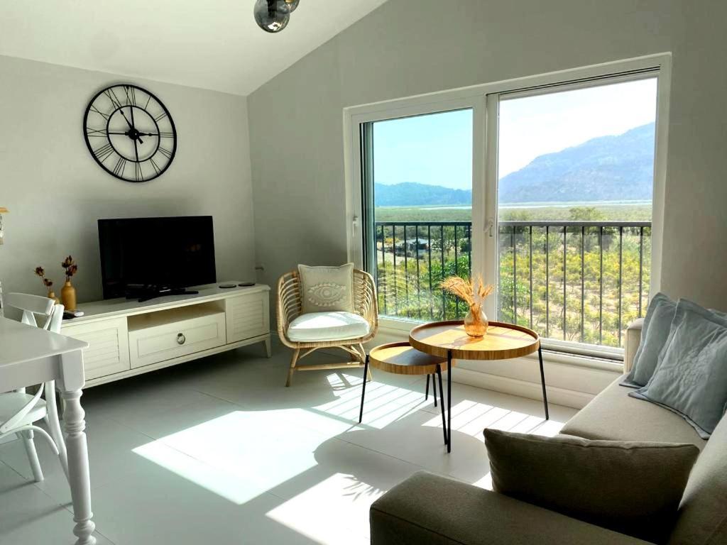 Airport Blue Eye Apartment Dalaman Best Location Also Suitable For Day Rentals Ideal For Air Travelers, 5 Km Close To Airport 外观 照片